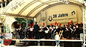 Die Bühne im Brunnenhof - eine beliebte Konzertstätte in Trier nähe Porta Nigra